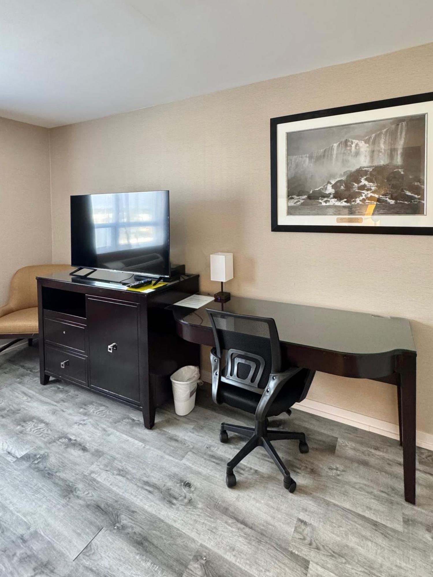 Big Bird Inn Wawa, Surestay Collection By Best Western Экстерьер фото