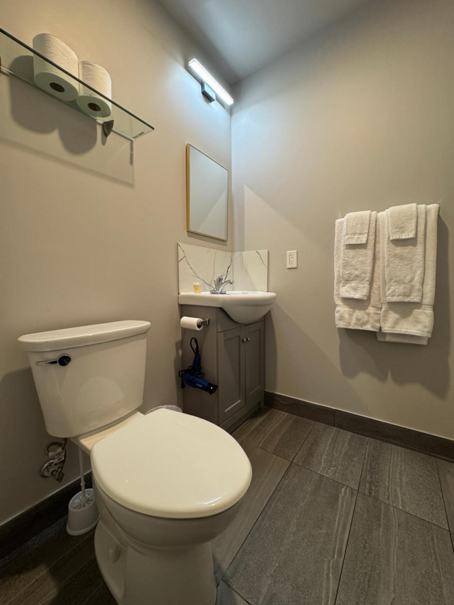 Big Bird Inn Wawa, Surestay Collection By Best Western Экстерьер фото