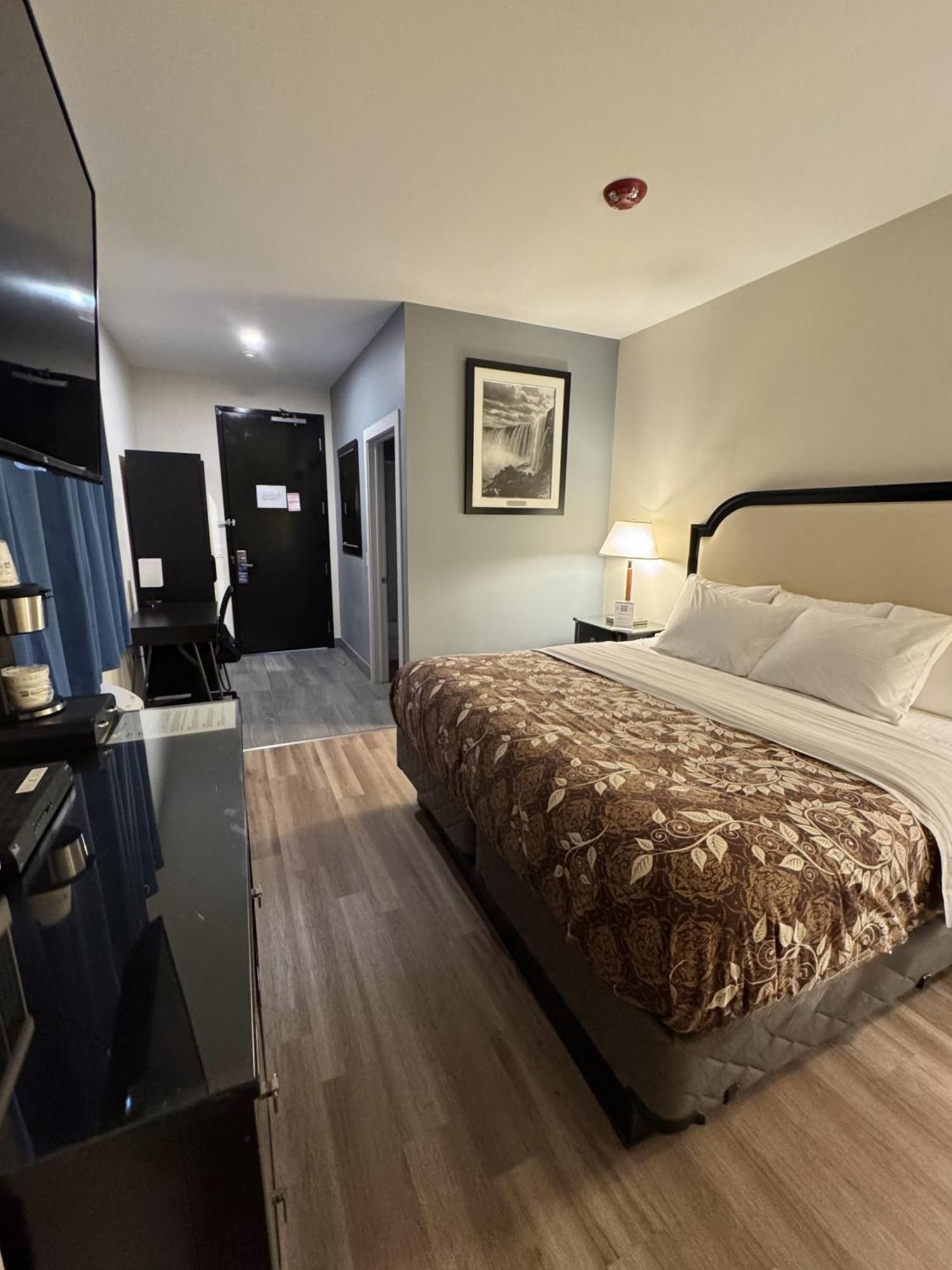 Big Bird Inn Wawa, Surestay Collection By Best Western Экстерьер фото