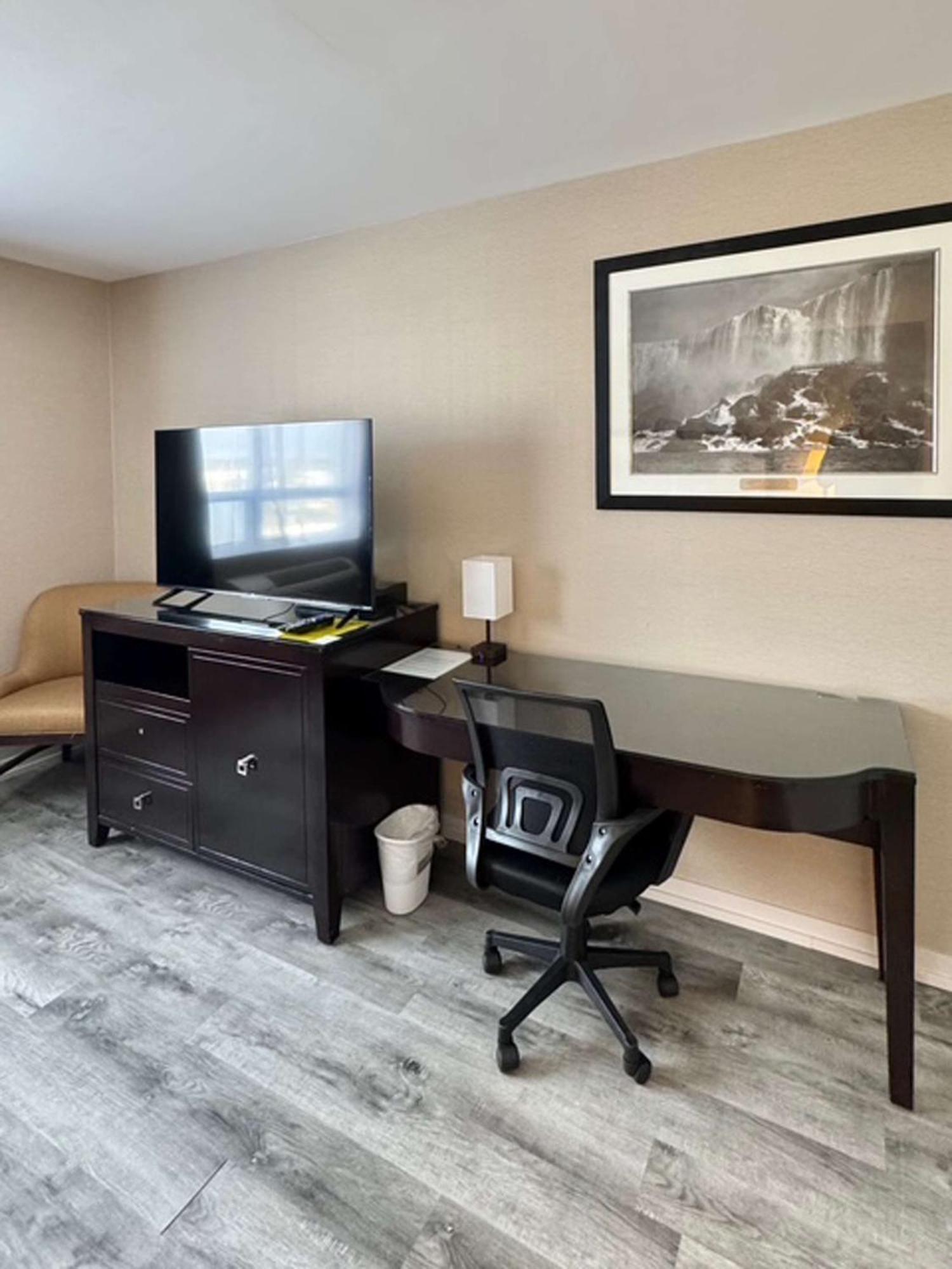Big Bird Inn Wawa, Surestay Collection By Best Western Экстерьер фото