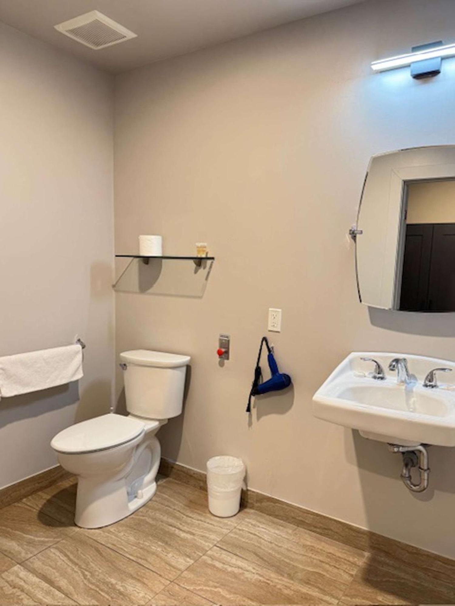Big Bird Inn Wawa, Surestay Collection By Best Western Экстерьер фото