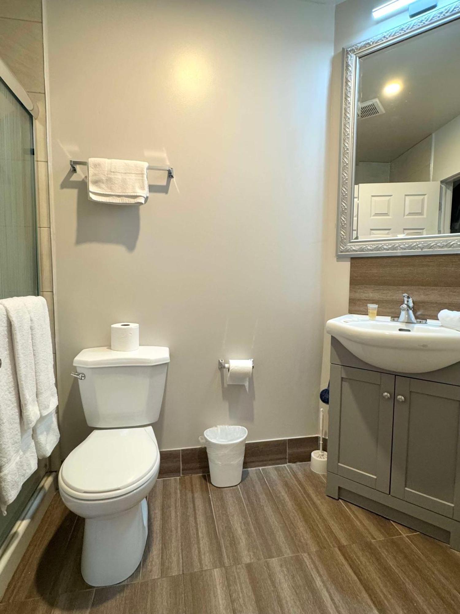 Big Bird Inn Wawa, Surestay Collection By Best Western Экстерьер фото