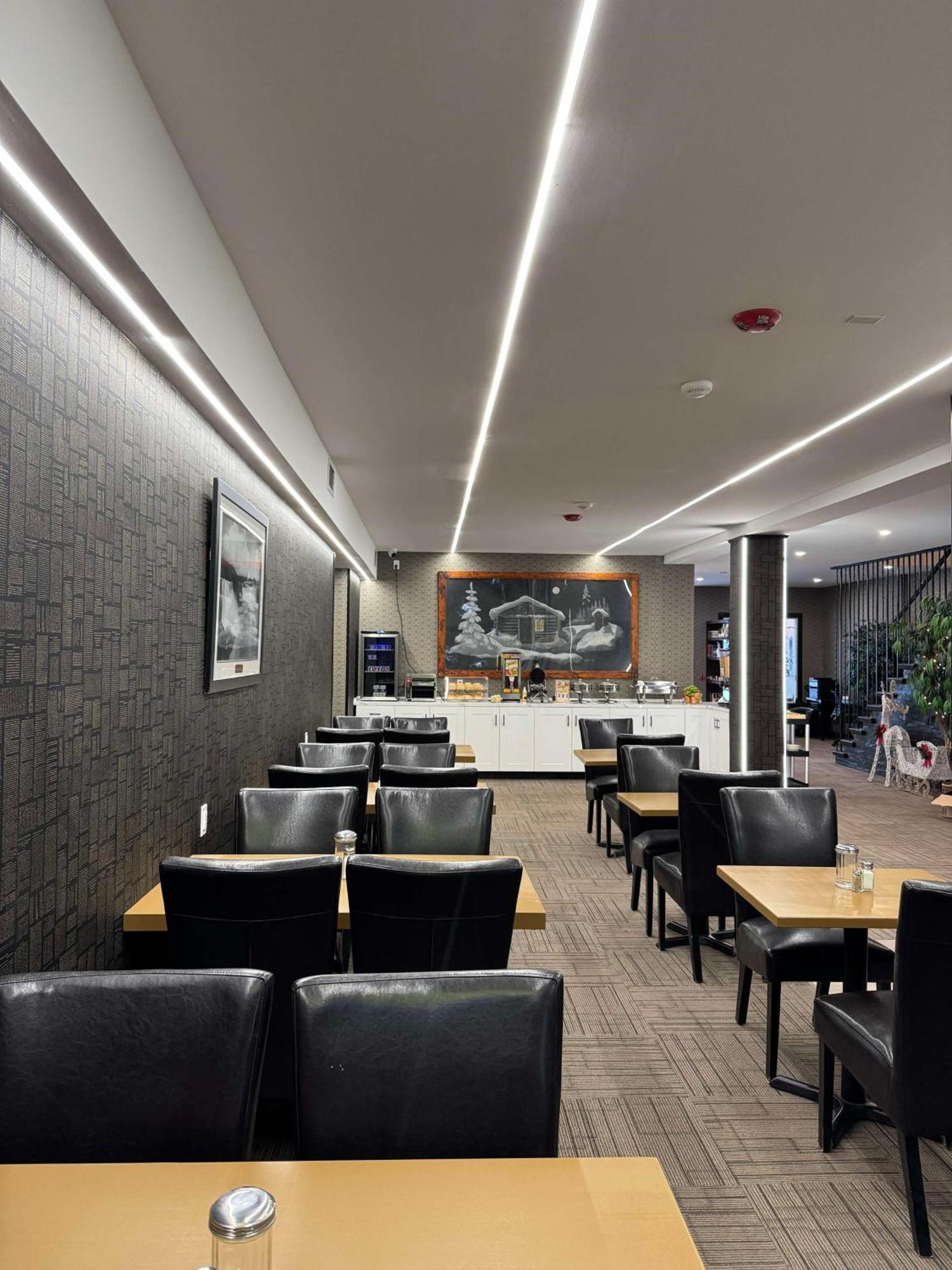 Big Bird Inn Wawa, Surestay Collection By Best Western Экстерьер фото